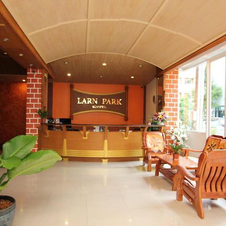 Larn Park Resortel Patong Exteriör bild