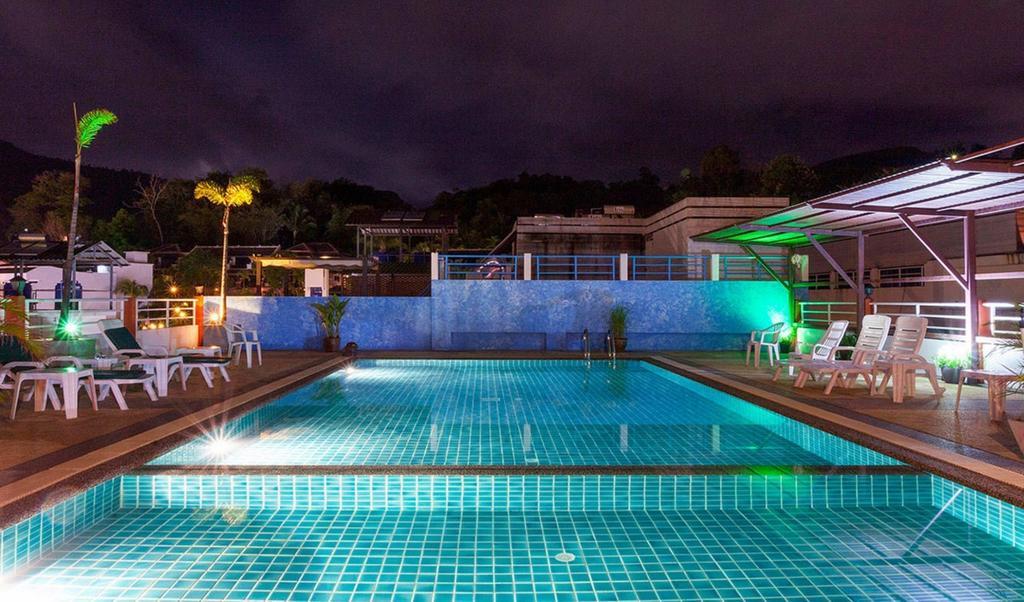 Larn Park Resortel Patong Exteriör bild