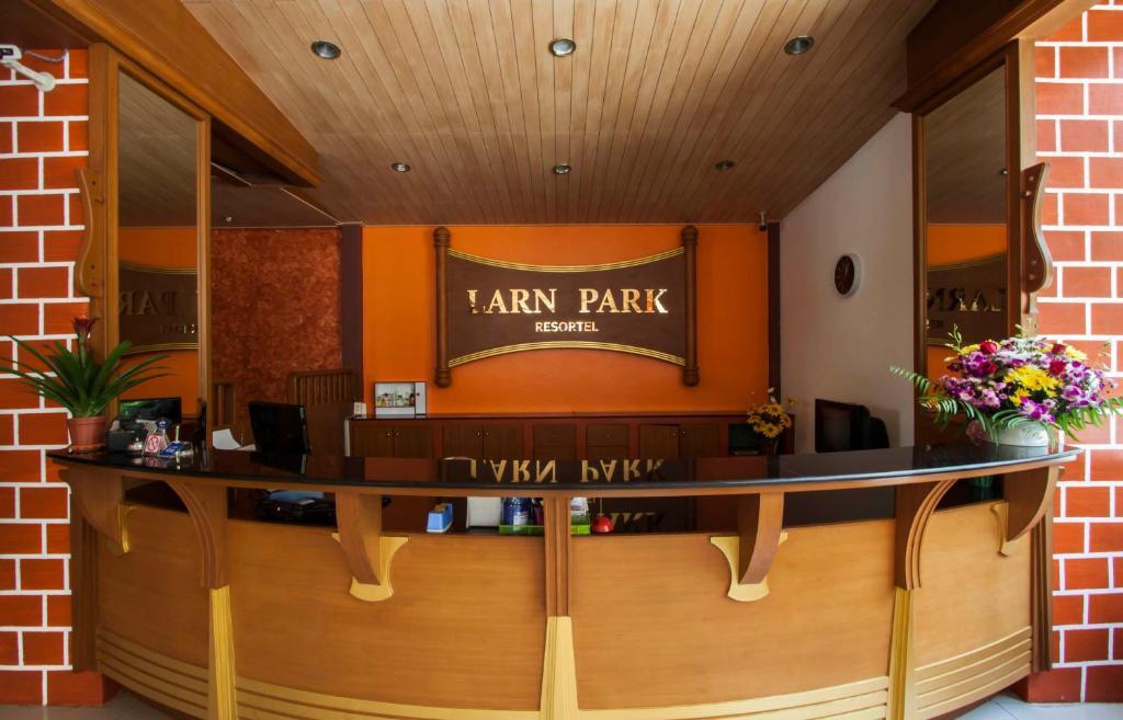 Larn Park Resortel Patong Exteriör bild