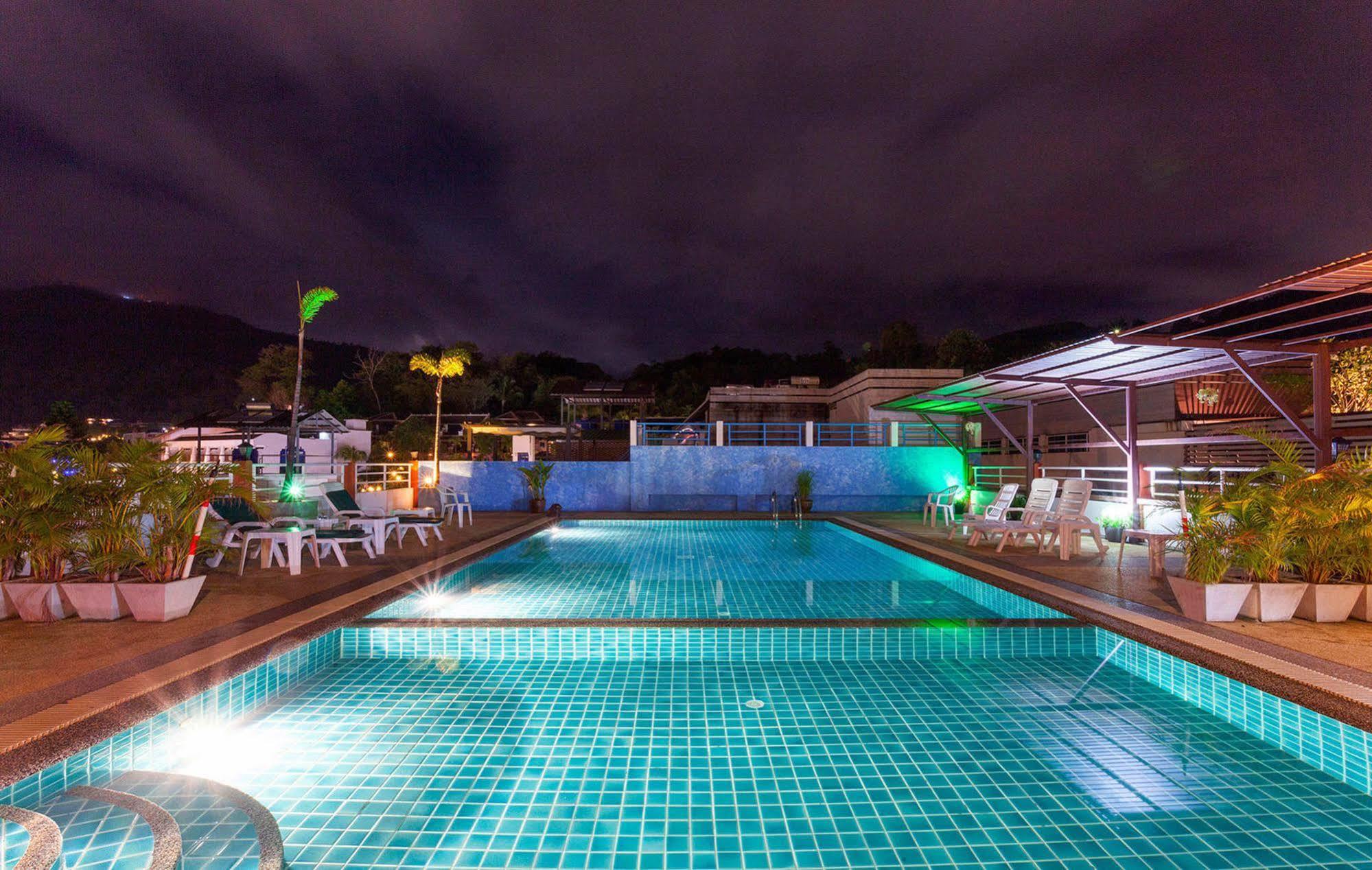 Larn Park Resortel Patong Exteriör bild