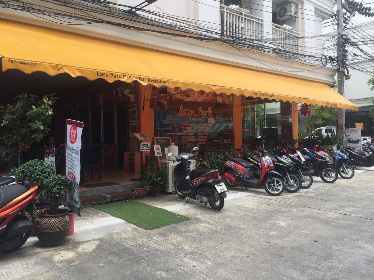 Larn Park Resortel Patong Exteriör bild