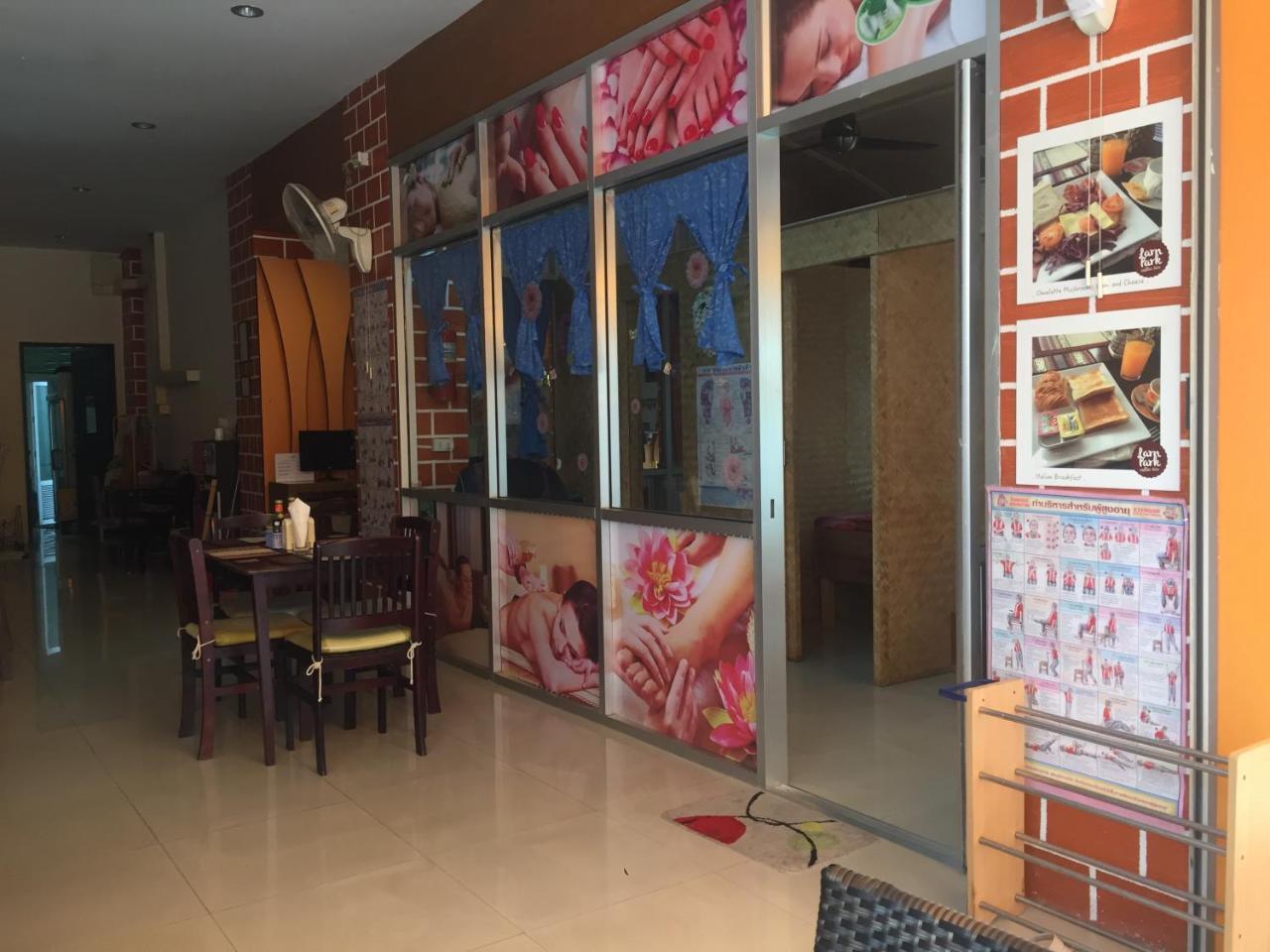 Larn Park Resortel Patong Exteriör bild