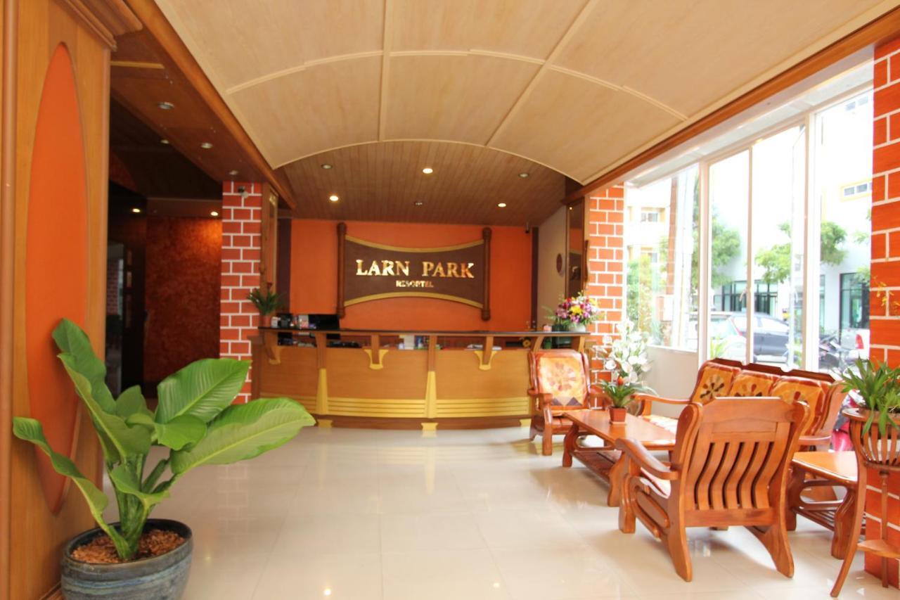 Larn Park Resortel Patong Exteriör bild
